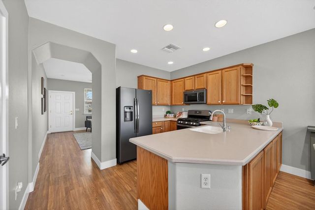 2311 Rose Arbor Dr, Sacramento, CA 95835