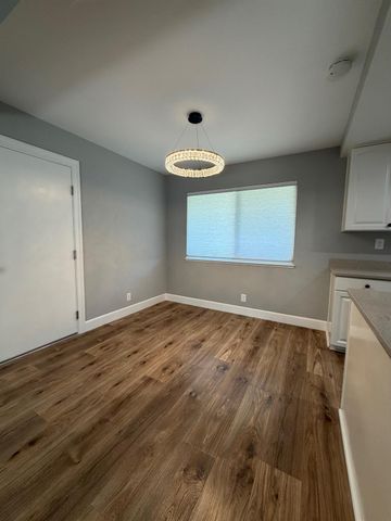 6710 Manassero Way, Sacramento, CA 95820