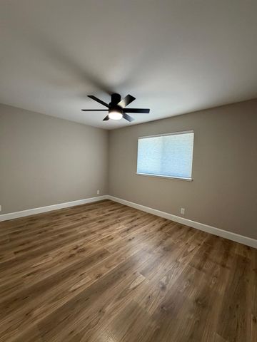 6710 Manassero Way, Sacramento, CA 95820