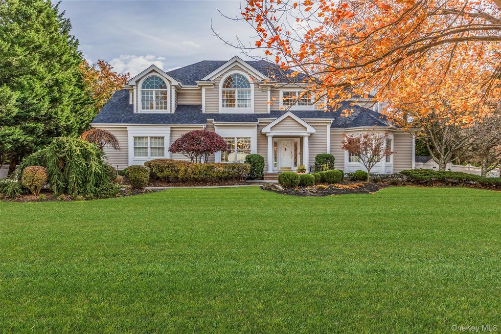 16 Ashley Loop, Northport, NY 11768