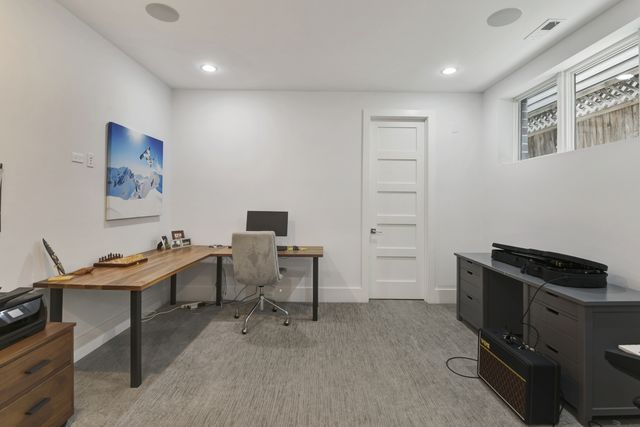 3012 N Hoyne Avenue, Chicago, IL 60618
