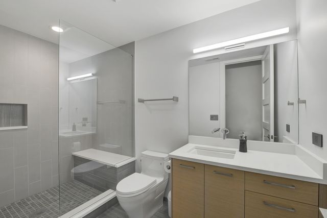 3012 N Hoyne Avenue, Chicago, IL 60618