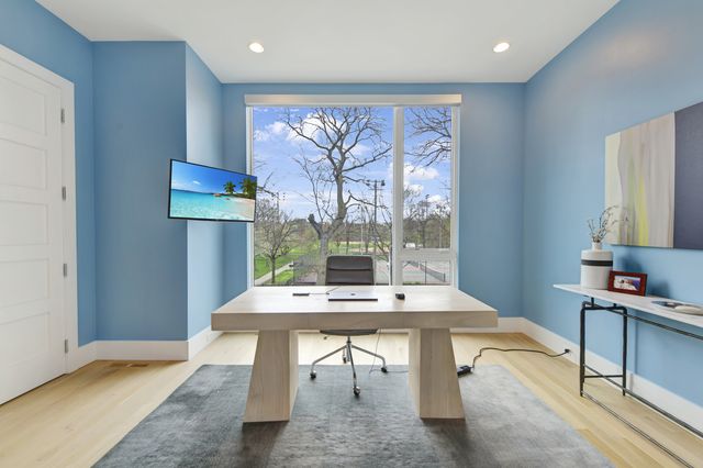 3012 N Hoyne Avenue, Chicago, IL 60618