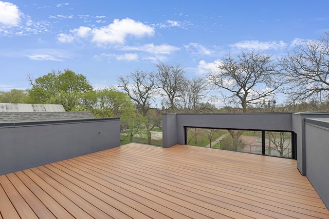 3012 N Hoyne Avenue, Chicago, IL 60618