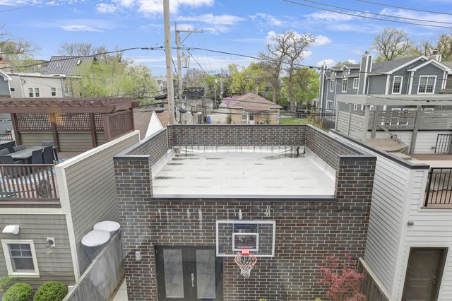 3012 N Hoyne Avenue, Chicago, IL 60618