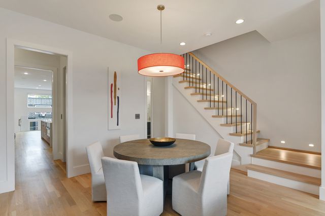 3012 N Hoyne Avenue, Chicago, IL 60618