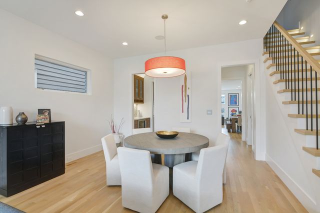 3012 N Hoyne Avenue, Chicago, IL 60618