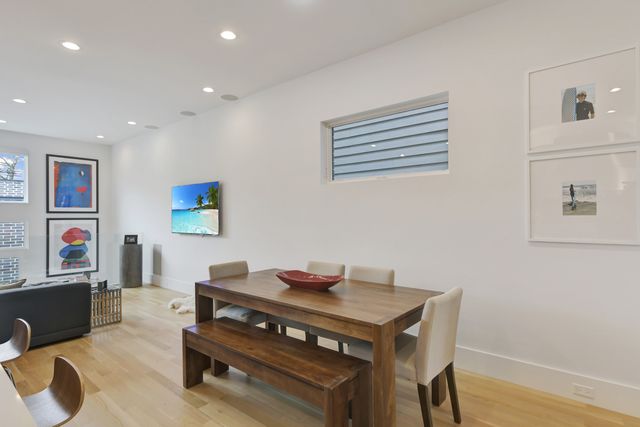 3012 N Hoyne Avenue, Chicago, IL 60618