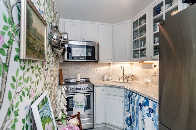 97 Mount Vernon St 3, Boston, MA 02108