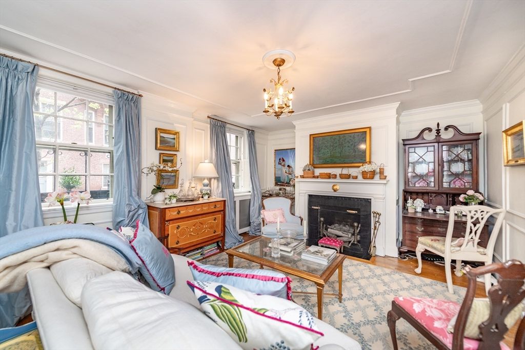 97 Mount Vernon St 3, Boston, MA 02108