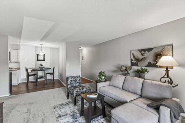 7412 W 22nd Street 104, Saint Louis Park, MN 55426