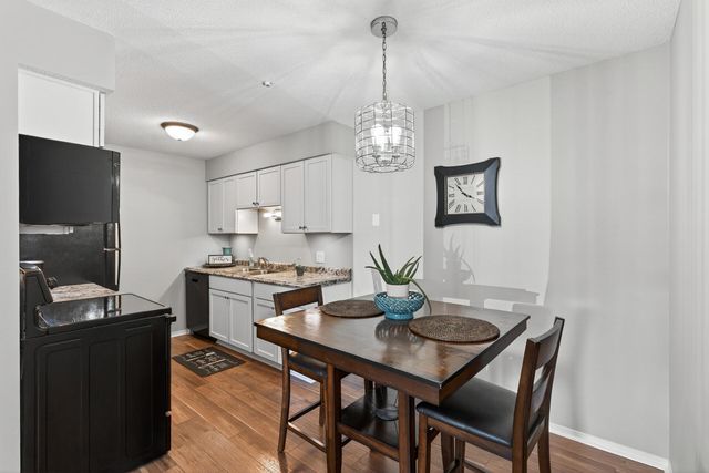 7412 W 22nd Street 104, Saint Louis Park, MN 55426