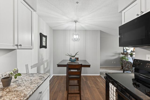 7412 W 22nd Street 104, Saint Louis Park, MN 55426