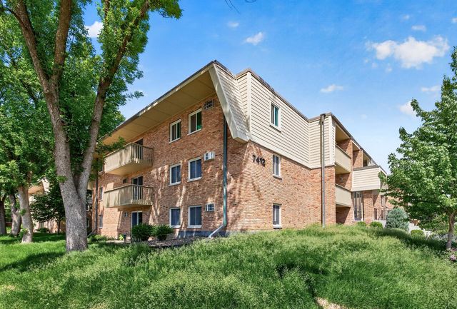 7412 W 22nd Street 104, Saint Louis Park, MN 55426