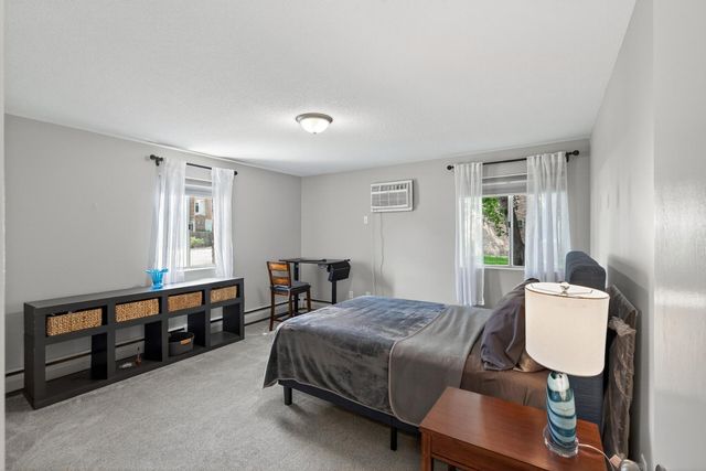 7412 W 22nd Street 104, Saint Louis Park, MN 55426