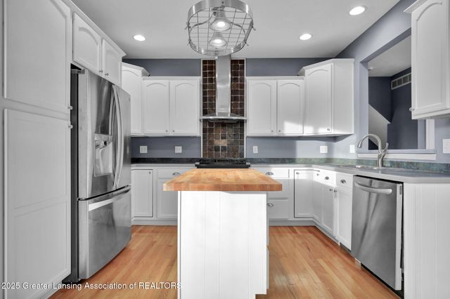 695 Phoebe Lane, East Lansing, MI 48823