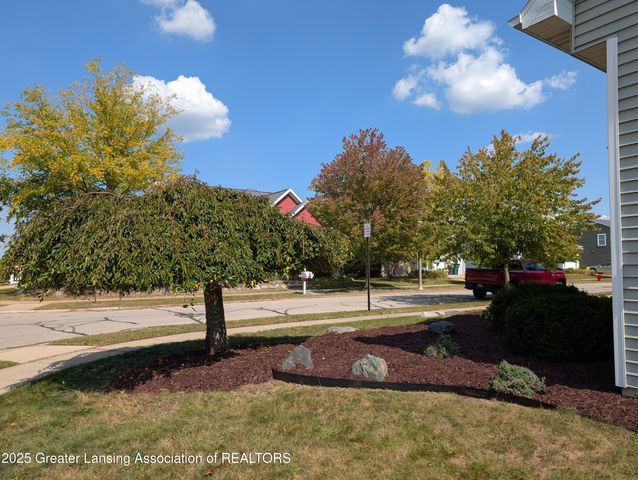 695 Phoebe Lane, East Lansing, MI 48823