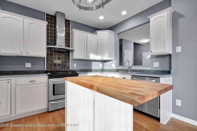 695 Phoebe Lane, East Lansing, MI 48823