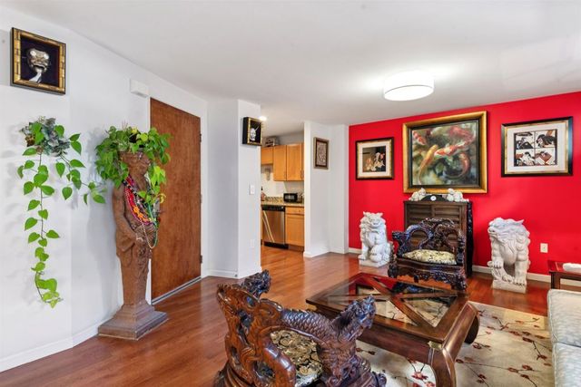 81 Frank Norris Place 303, San Francisco, CA 94109