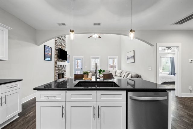 174 Towes Ln, Clarksville, TN 37043