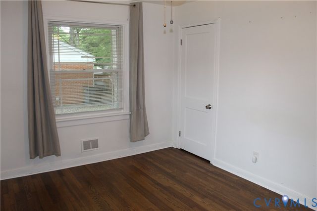 10008 Dakins Dr, North Chesterfield, VA 23236