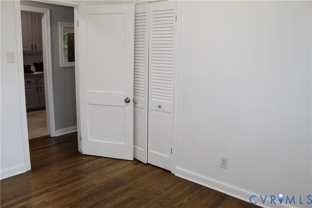 10008 Dakins Dr, North Chesterfield, VA 23236