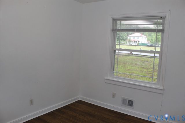 10008 Dakins Dr, North Chesterfield, VA 23236