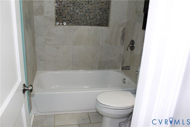 10008 Dakins Dr, North Chesterfield, VA 23236