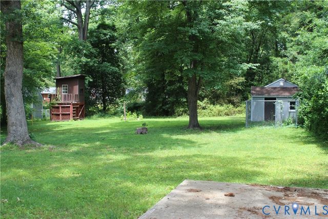 10008 Dakins Dr, North Chesterfield, VA 23236