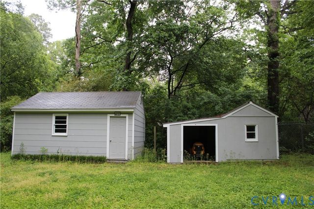 10008 Dakins Dr, North Chesterfield, VA 23236