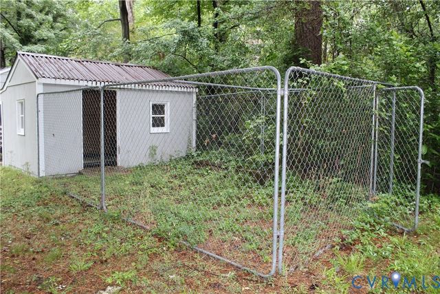 10008 Dakins Dr, North Chesterfield, VA 23236