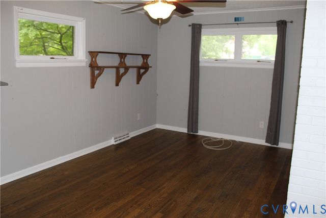 10008 Dakins Dr, North Chesterfield, VA 23236