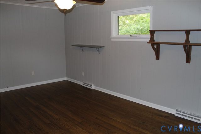 10008 Dakins Dr, North Chesterfield, VA 23236