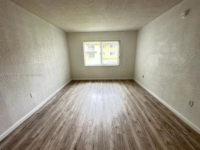 505 NW 177th St 111, Miami Gardens, FL 33169