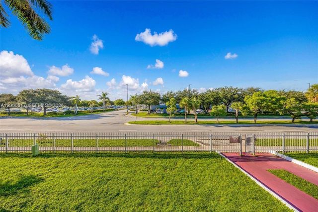 505 NW 177th St 111, Miami Gardens, FL 33169