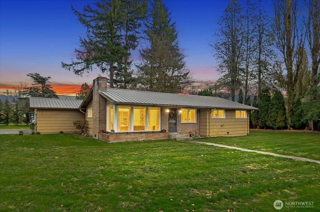 712 3rd Street, Sultan, WA 98294