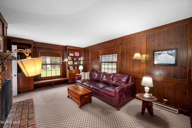 4612 Farmington Road, Toledo, OH 43623