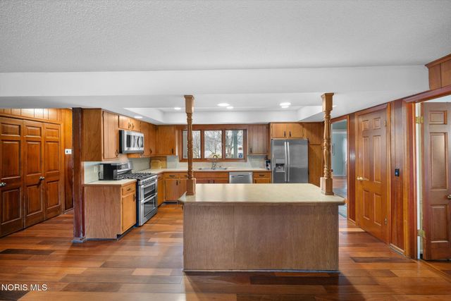 4612 Farmington Road, Toledo, OH 43623