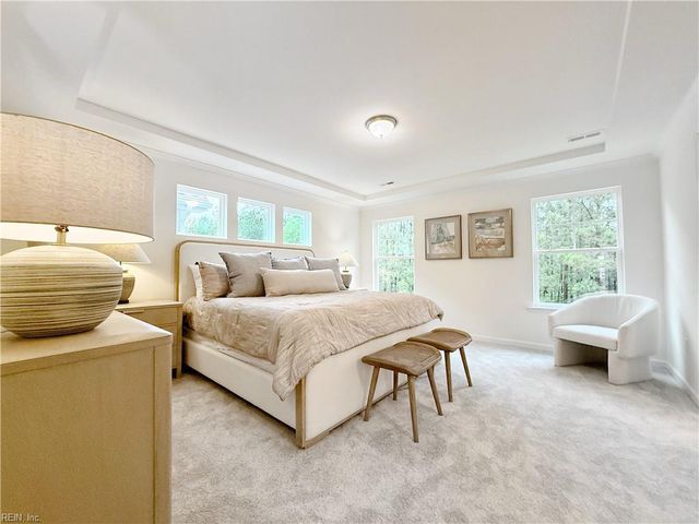 1533 Waltham LN, Newport News, VA 23608