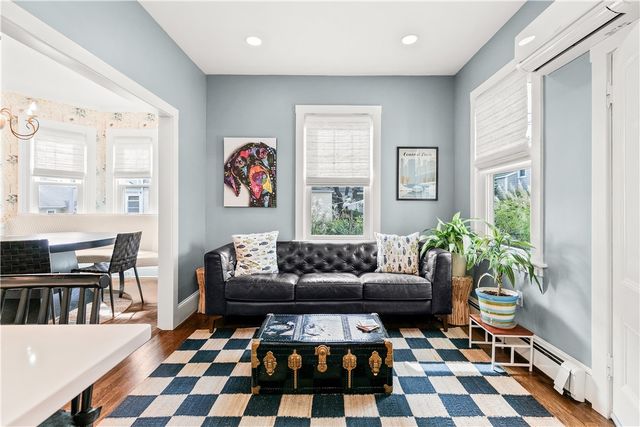 75 Roseneath Avenue, Newport, RI 02840