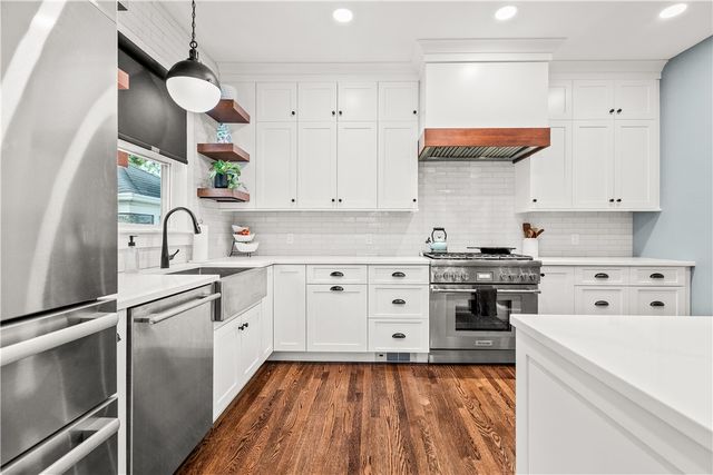 75 Roseneath Avenue, Newport, RI 02840