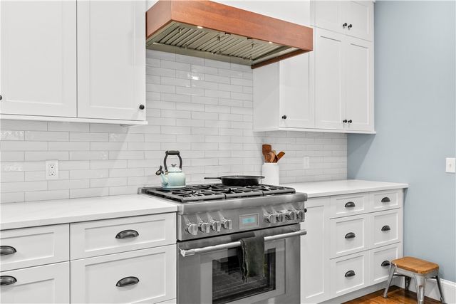 75 Roseneath Avenue, Newport, RI 02840