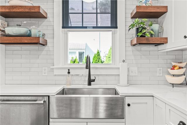 75 Roseneath Avenue, Newport, RI 02840