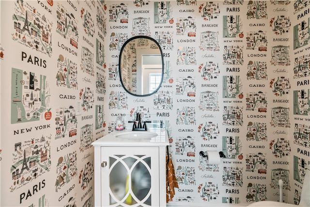 75 Roseneath Avenue, Newport, RI 02840