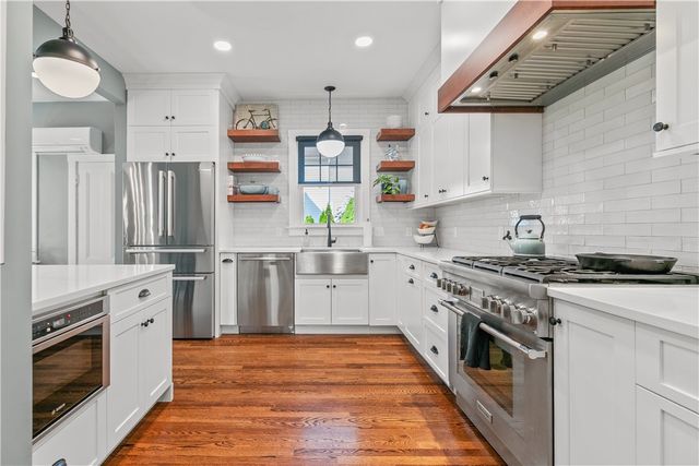 75 Roseneath Avenue, Newport, RI 02840