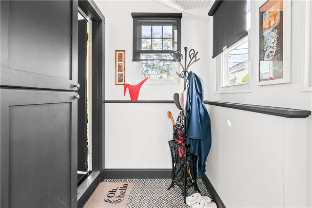 75 Roseneath Avenue, Newport, RI 02840