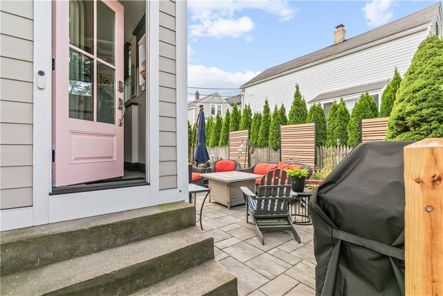 75 Roseneath Avenue, Newport, RI 02840