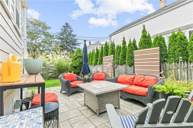 75 Roseneath Avenue, Newport, RI 02840