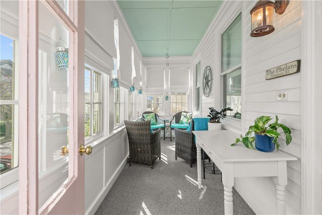 75 Roseneath Avenue, Newport, RI 02840