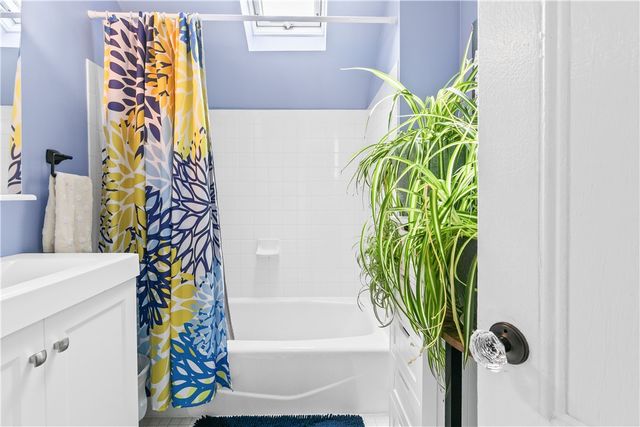 75 Roseneath Avenue, Newport, RI 02840